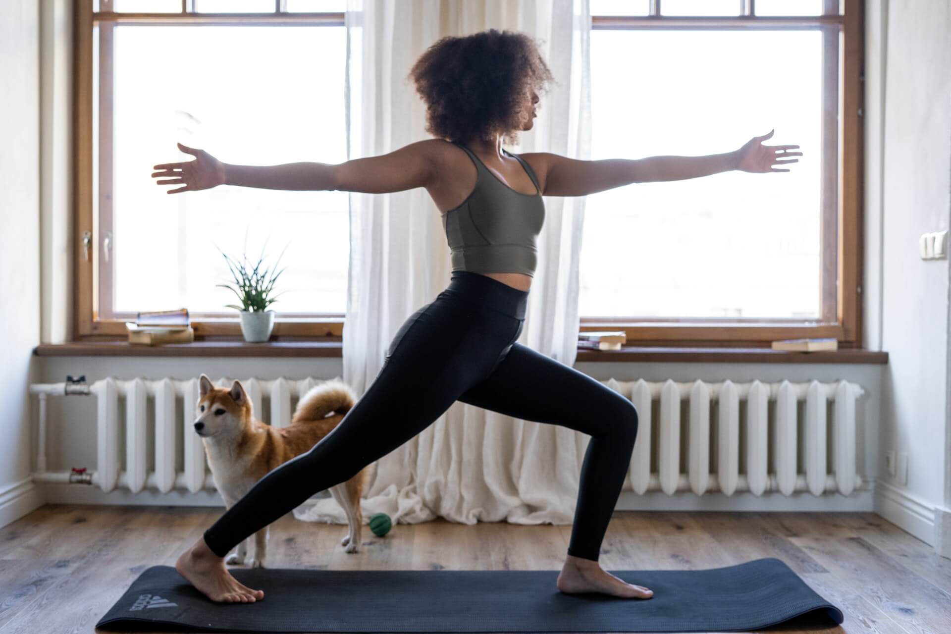yoga práctica saludable o moda