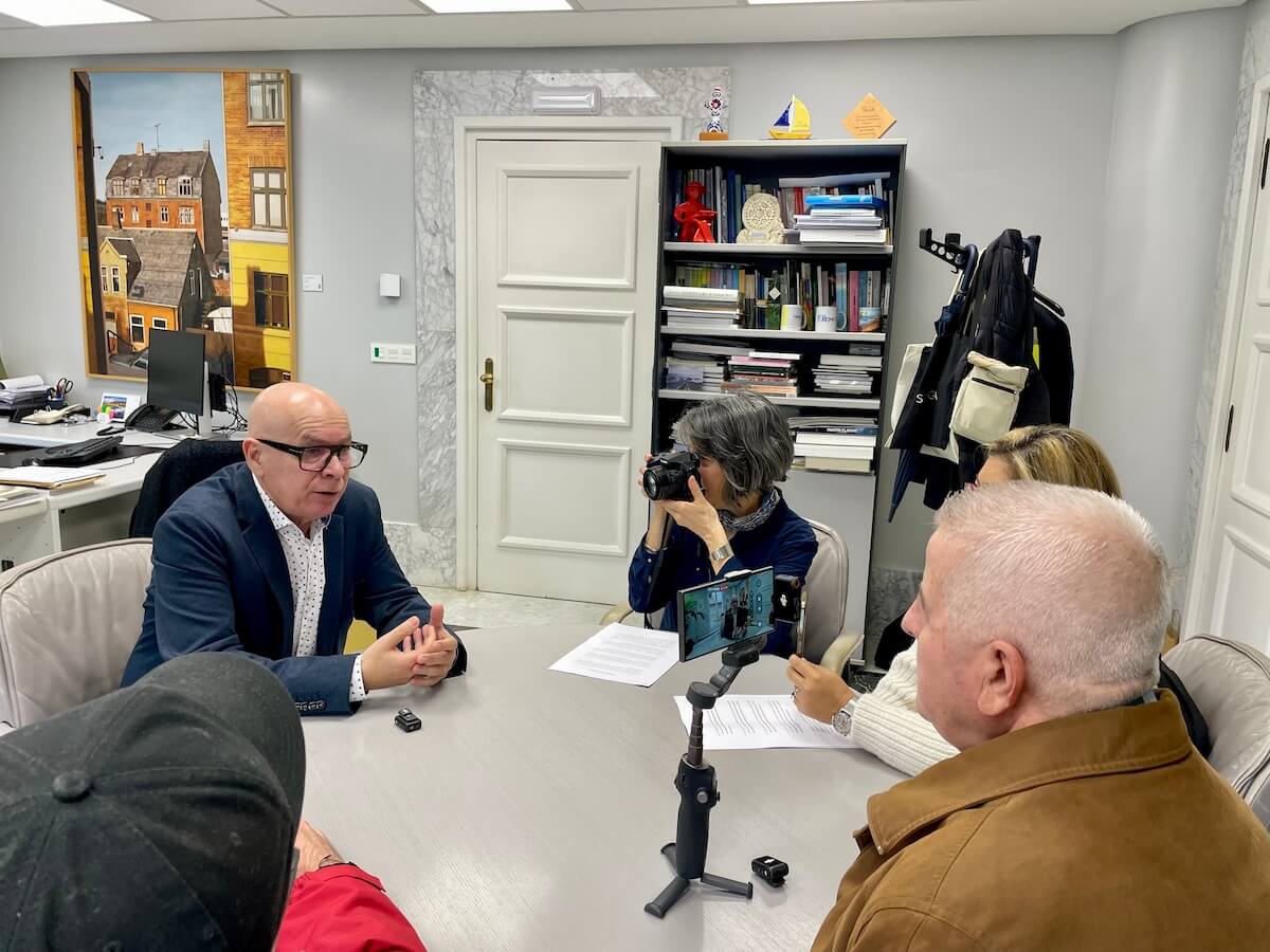 Lourdes Chuquipiondo en entrevista a Xose Regueiro